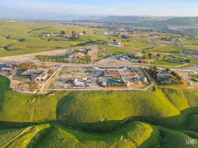 14410 Round Mountain Road, Bakersfield, CA 93308