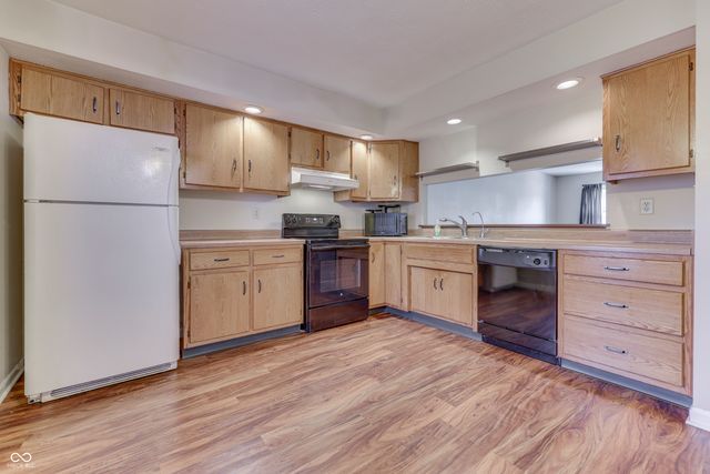 1136 Paradise Way N UNIT A, Greenwood, IN 46143