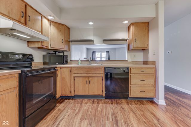1136 Paradise Way N UNIT A, Greenwood, IN 46143