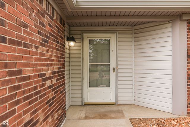 1136 Paradise Way N UNIT A, Greenwood, IN 46143