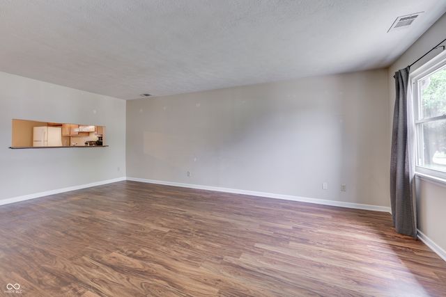 1136 Paradise Way N UNIT A, Greenwood, IN 46143