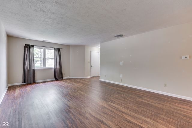 1136 Paradise Way N UNIT A, Greenwood, IN 46143