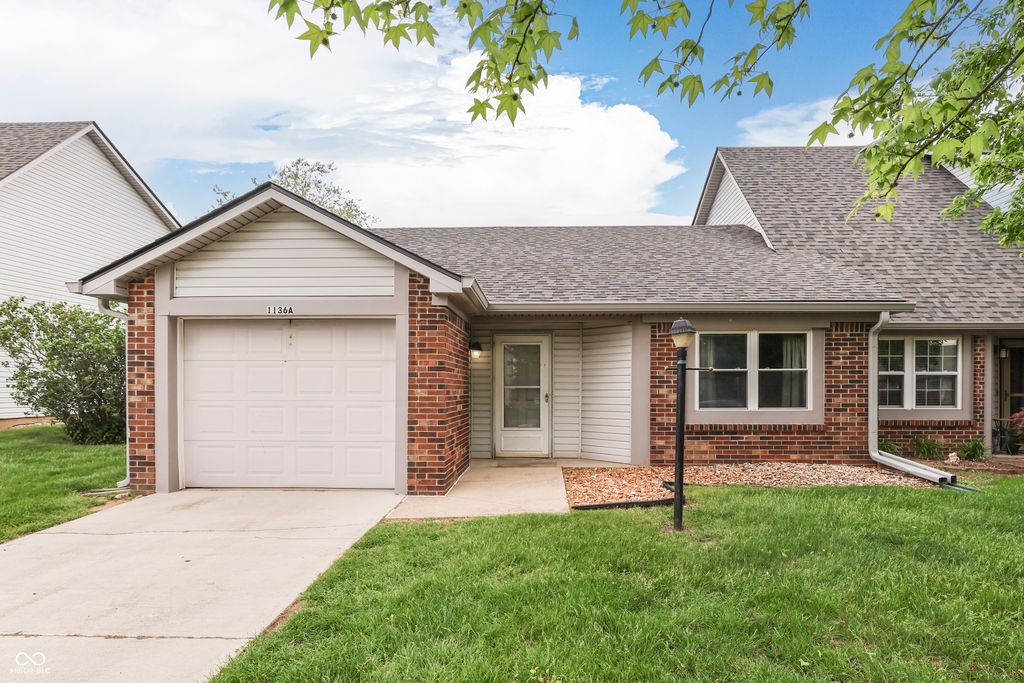 1136 Paradise Way N UNIT A, Greenwood, IN 46143