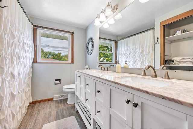 976 WATERMOLEN AVENUE, Green Bay, WI 54304