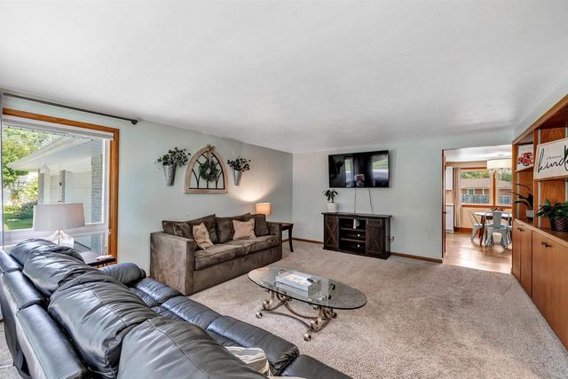 976 WATERMOLEN AVENUE, Green Bay, WI 54304