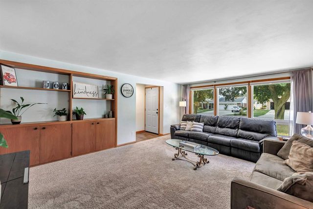 976 WATERMOLEN AVENUE, Green Bay, WI 54304