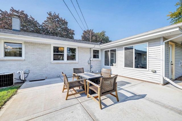 976 WATERMOLEN AVENUE, Green Bay, WI 54304