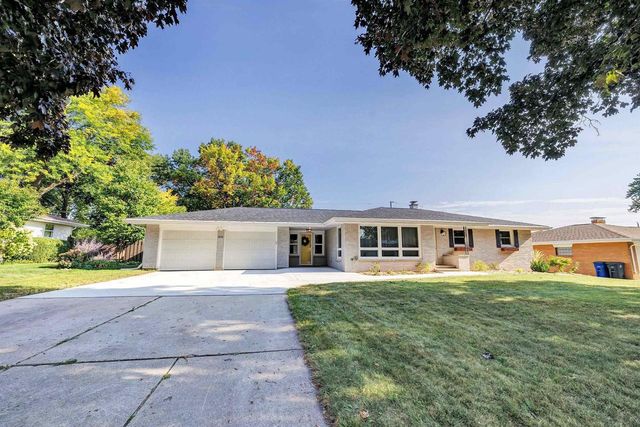 976 WATERMOLEN AVENUE, Green Bay, WI 54304