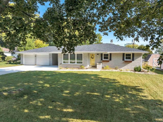 976 WATERMOLEN AVENUE, Green Bay, WI 54304