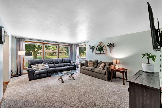 976 WATERMOLEN AVENUE, Green Bay, WI 54304