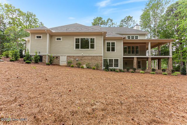 48 Glasgow Drive, Pinehurst, NC 28374