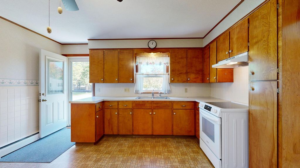 63 Morse Avenue, Lewiston, ME 04240 — photo 4