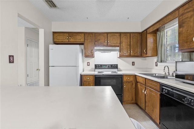 6301 Woodside Drive, Theodore, AL 36582