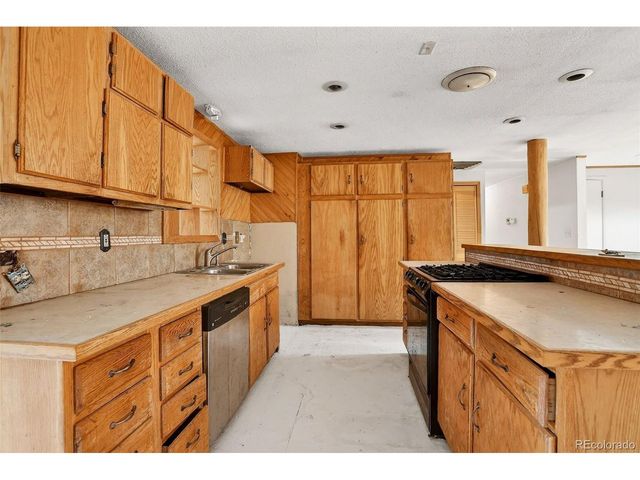 7369 Pebble Ct, Niwot, CO 80503