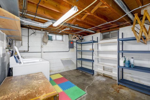 3931 69th Street, Urbandale, IA 50322