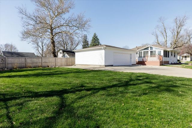 3931 69th Street, Urbandale, IA 50322
