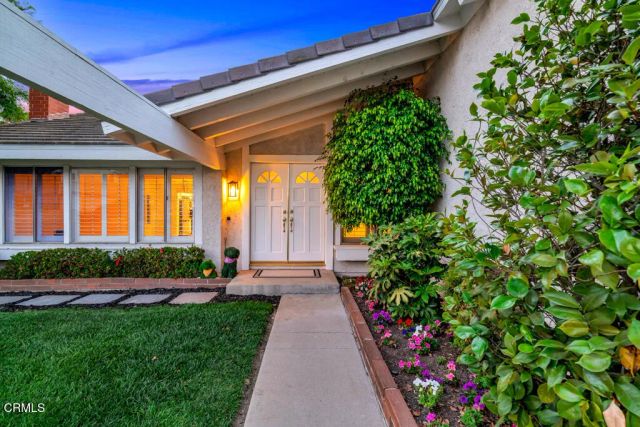 109 Greenmeadow Avenue, Thousand Oaks, CA 91320