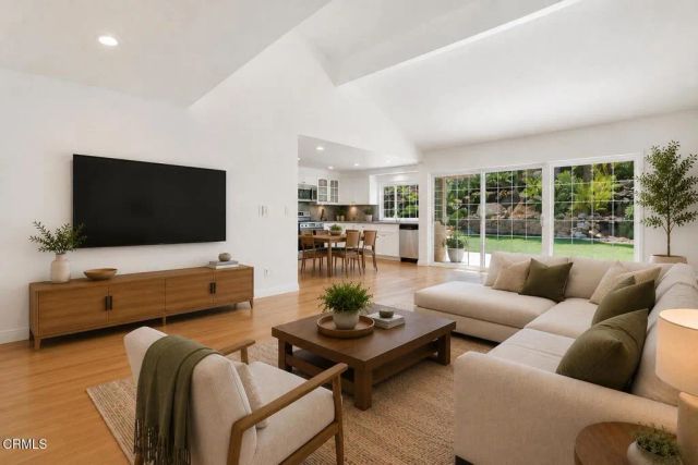 109 Greenmeadow Avenue, Thousand Oaks, CA 91320