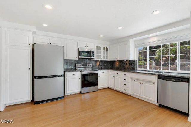 109 Greenmeadow Avenue, Thousand Oaks, CA 91320