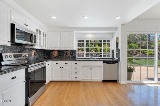 109 Greenmeadow Avenue, Thousand Oaks, CA 91320