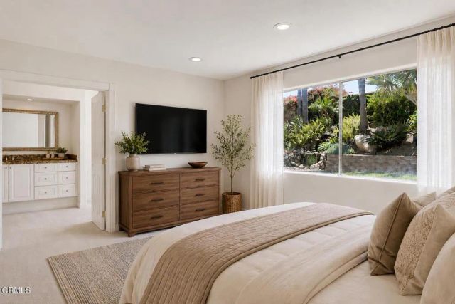 109 Greenmeadow Avenue, Thousand Oaks, CA 91320