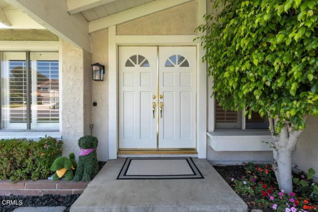 109 Greenmeadow Avenue, Thousand Oaks, CA 91320