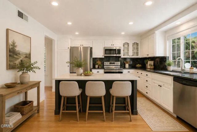 109 Greenmeadow Avenue, Thousand Oaks, CA 91320