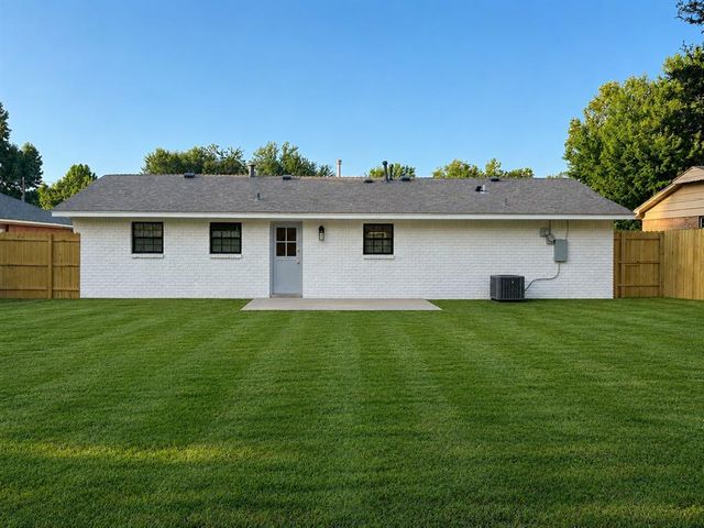 1711 Westbrooke Terrace, Norman, OK 73072