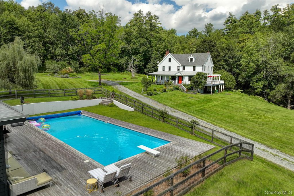 39 Deep Hollow Hill Road, Narrowsburg, NY 12764