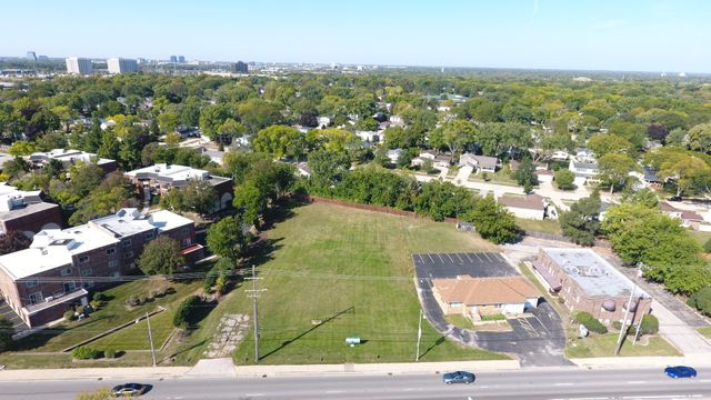 1650 S ARLINGTON HEIGHTS Road, Arlington Heights, IL 60005