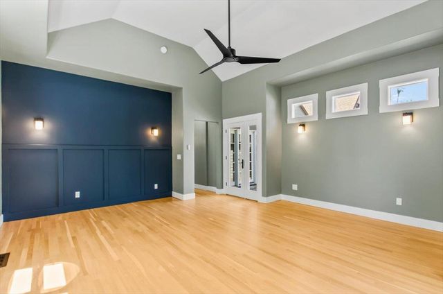 1045 35th St, Sacramento, CA 95816