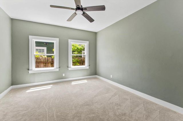1045 35th St, Sacramento, CA 95816