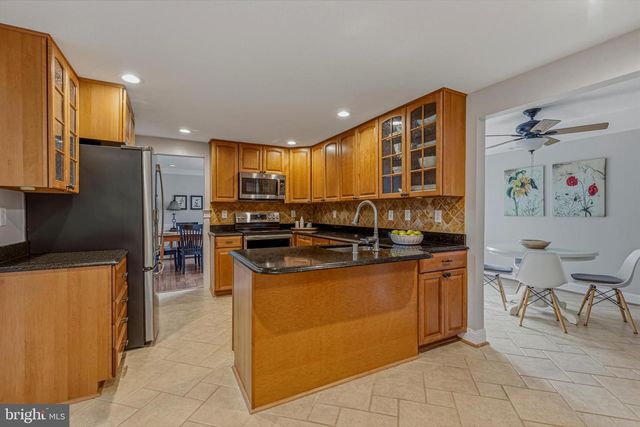 2239 REGINA DR, Clarksburg, MD 20871