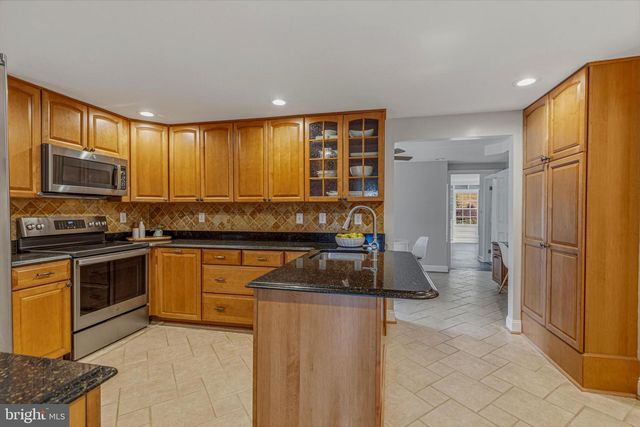 2239 REGINA DR, Clarksburg, MD 20871