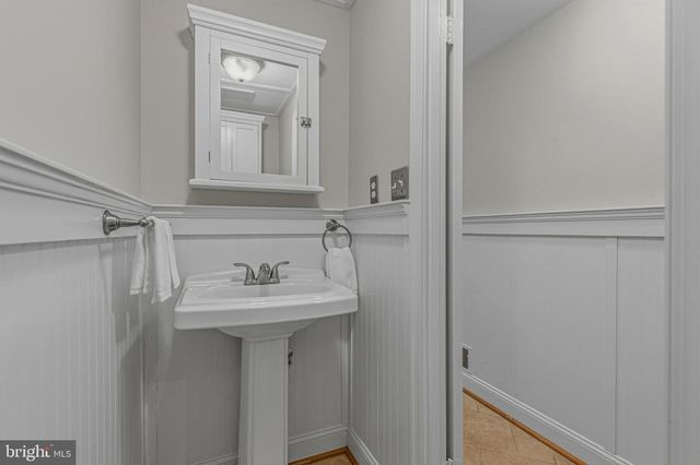 2239 REGINA DR, Clarksburg, MD 20871