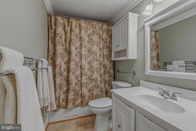 2239 REGINA DR, Clarksburg, MD 20871