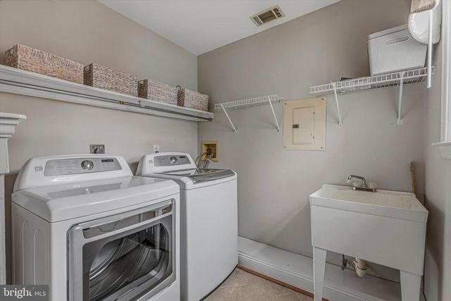 2239 REGINA DR, Clarksburg, MD 20871