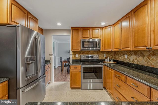 2239 REGINA DR, Clarksburg, MD 20871