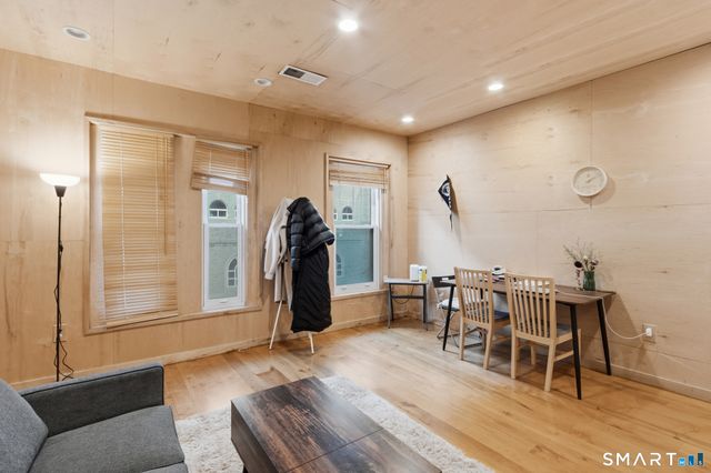 261 Orange Street, New Haven, CT 06510