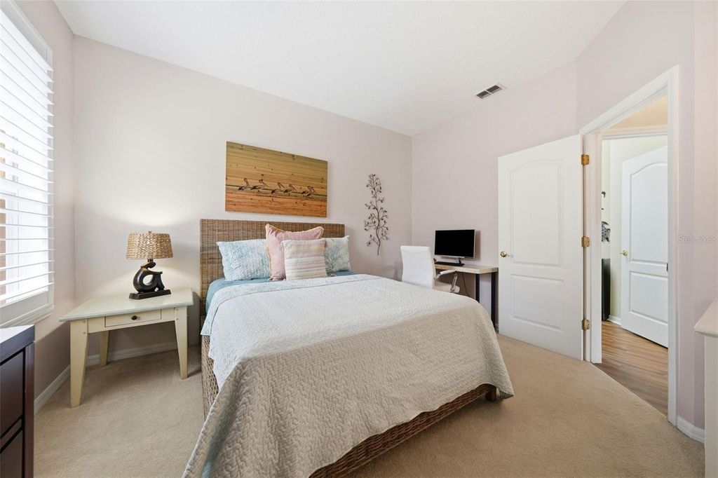 Image 37 of property listing at 7029 PINE HOLLOW DRIVE, Mount Dora, FL 32757
