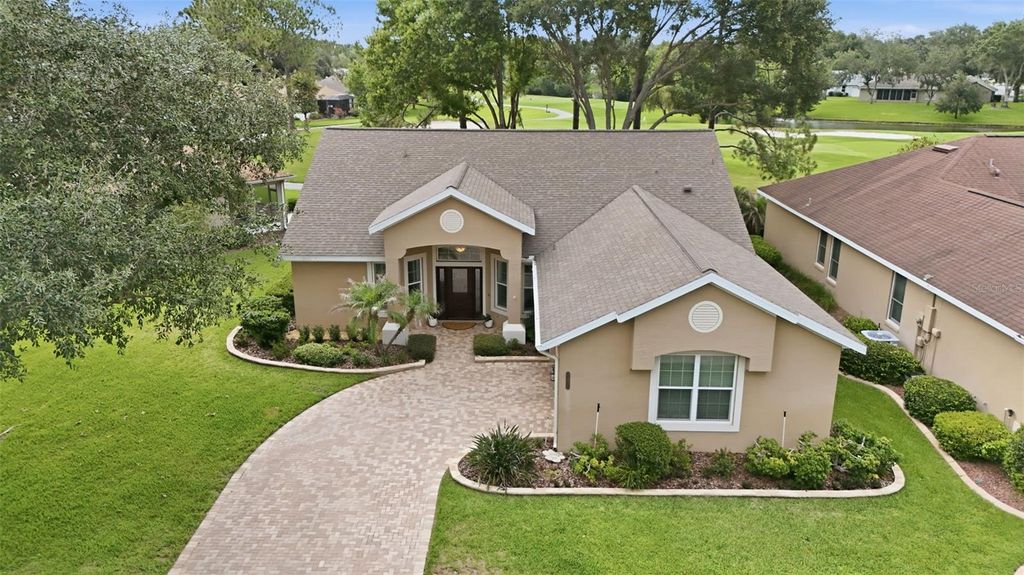 Image 5 of property listing at 7029 PINE HOLLOW DRIVE, Mount Dora, FL 32757