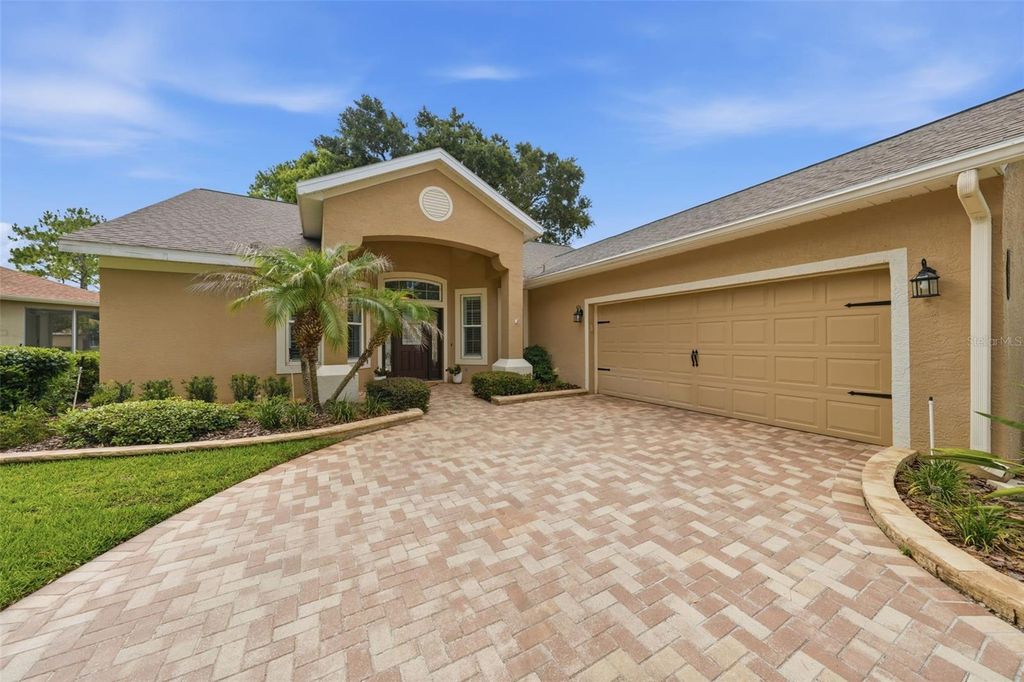 Image 7 of property listing at 7029 PINE HOLLOW DRIVE, Mount Dora, FL 32757