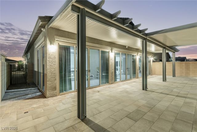 125 Rhodium Avenue, Las Vegas, NV 89183