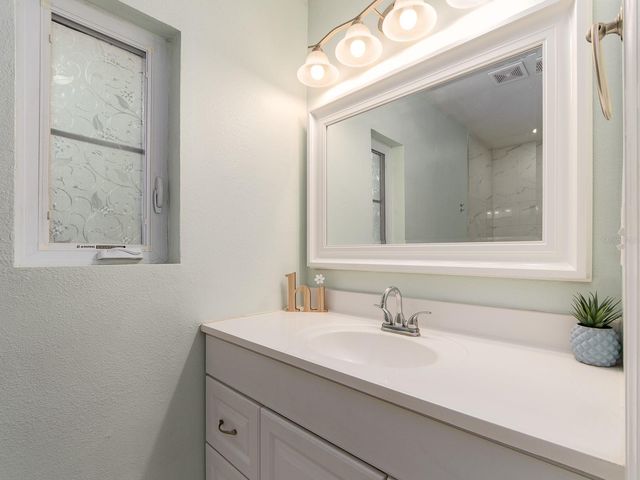 1005 N HIGHLAND AVENUE, Clearwater, FL 33755