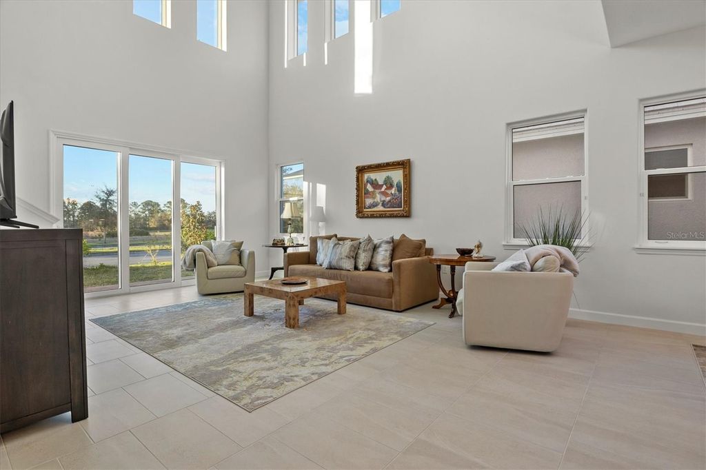 Image 12 of property listing at 168 HAMPTON LOOP, Davenport, FL 33837