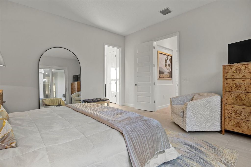 Image 24 of property listing at 168 HAMPTON LOOP, Davenport, FL 33837