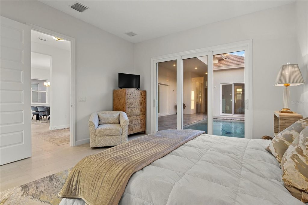 Image 26 of property listing at 168 HAMPTON LOOP, Davenport, FL 33837