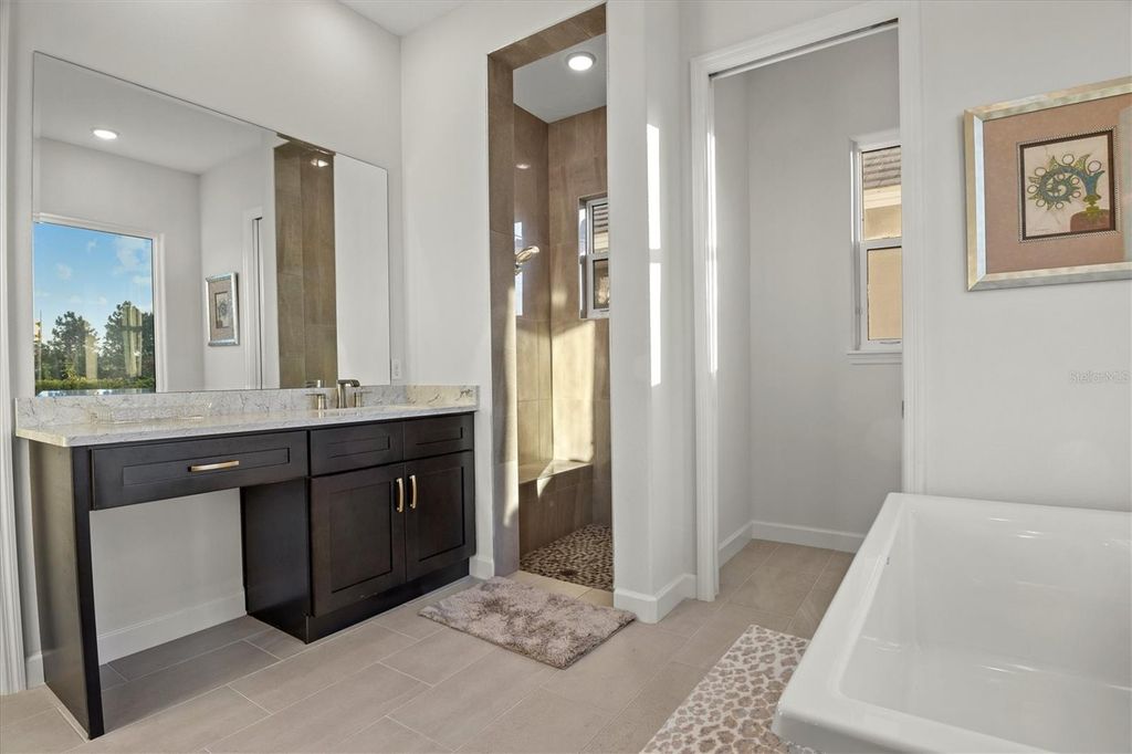 Image 29 of property listing at 168 HAMPTON LOOP, Davenport, FL 33837