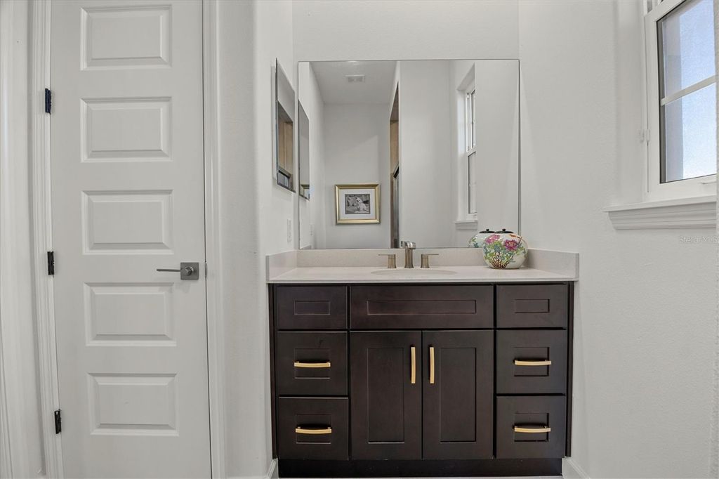 Image 39 of property listing at 168 HAMPTON LOOP, Davenport, FL 33837