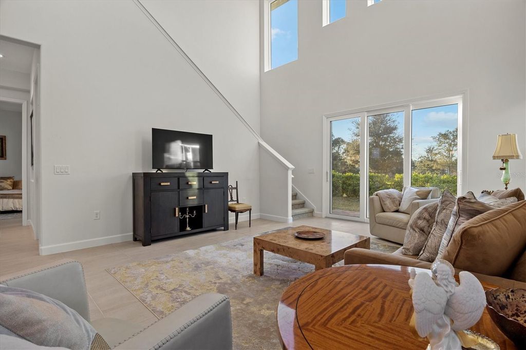 Image 9 of property listing at 168 HAMPTON LOOP, Davenport, FL 33837